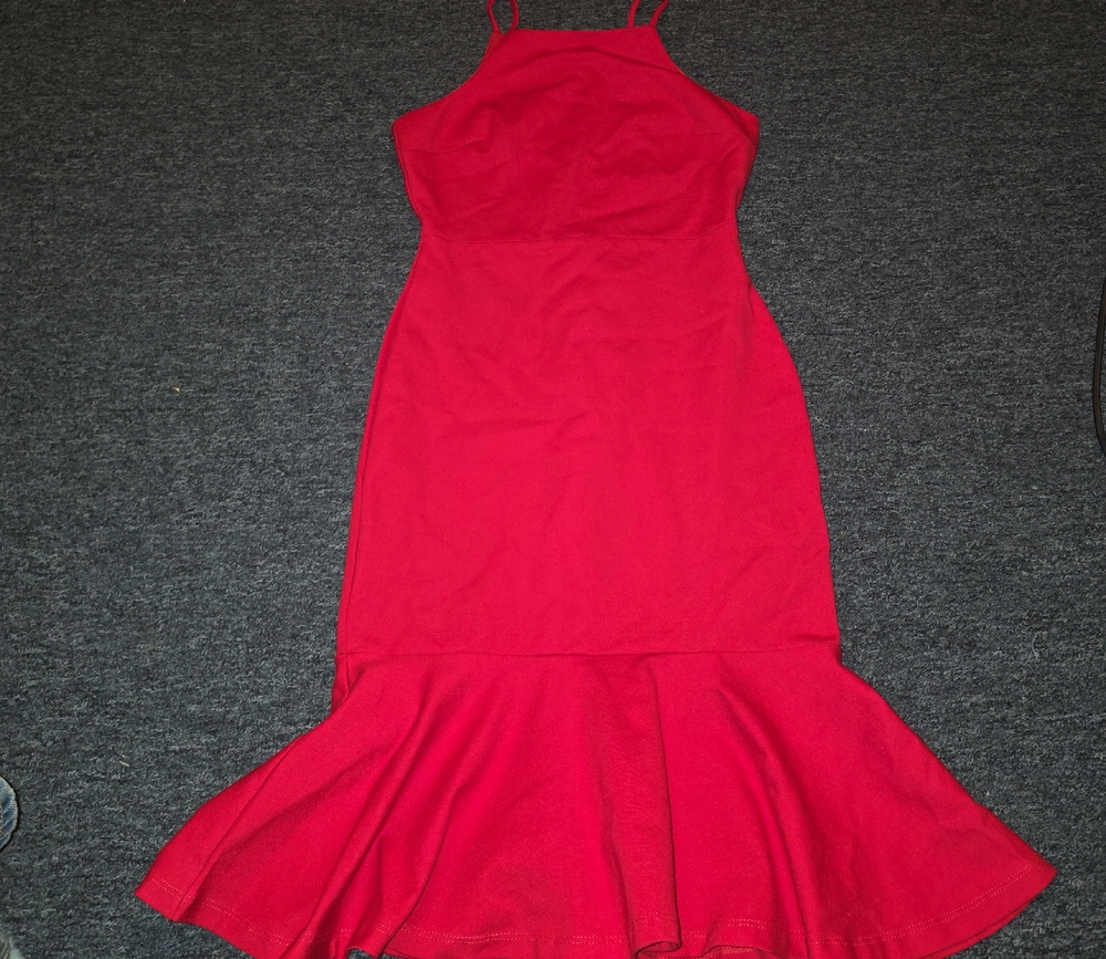 Elegant Red Sleeveless Dress